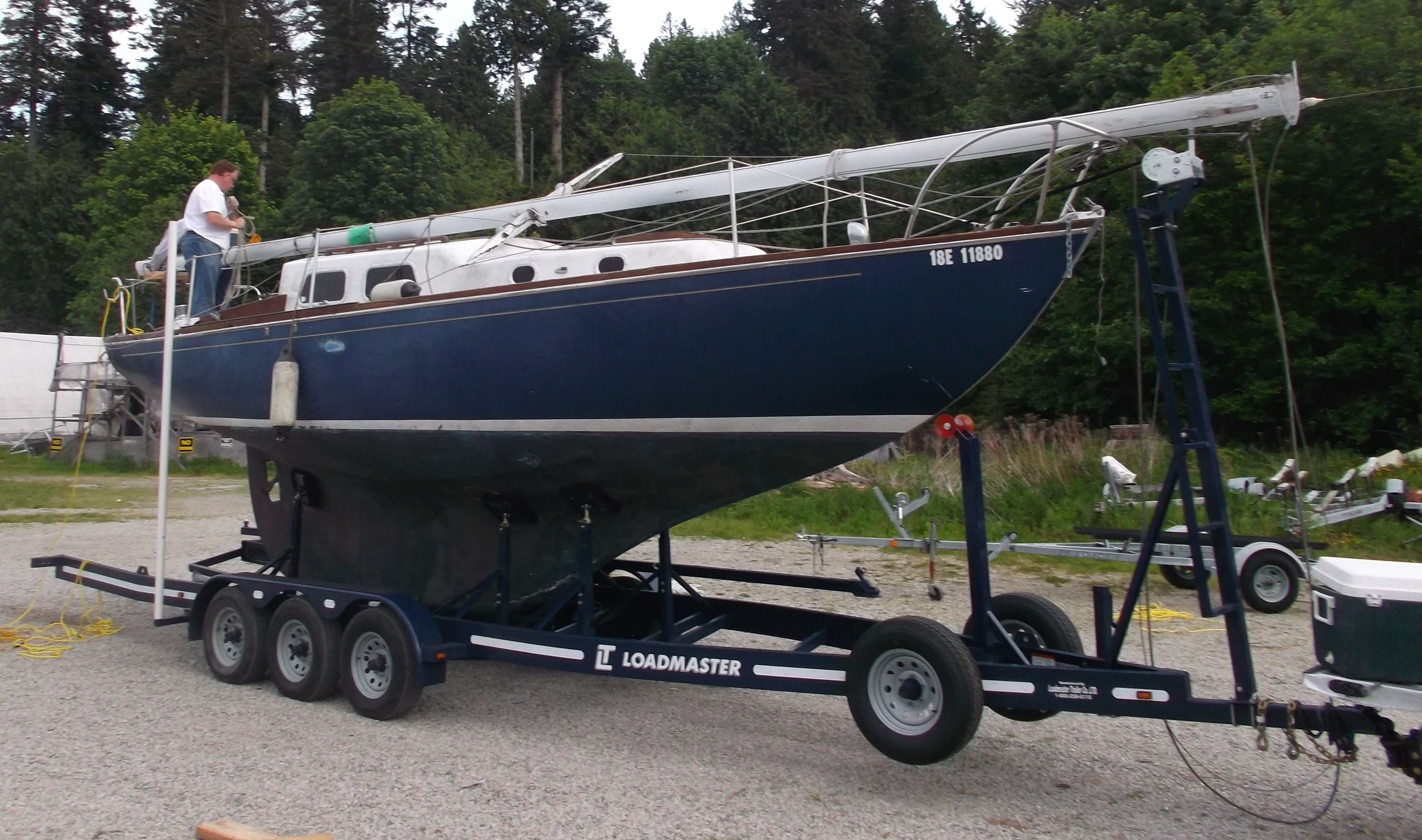 loadmaster-sailboat-trailer-model-320R615SB-for-1968-alberg-30.jpg
